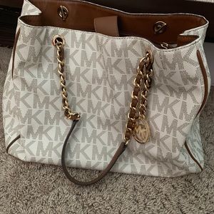 Medium size Michael Kors bag